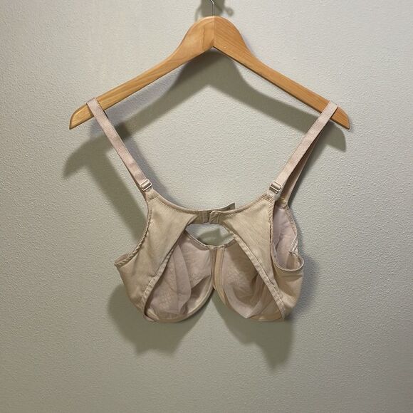 Wacoal woman’s cream underwire bra - Picture 7 of 8